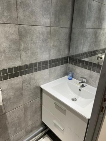 פריז Hotel Luna Park מראה חיצוני תמונה